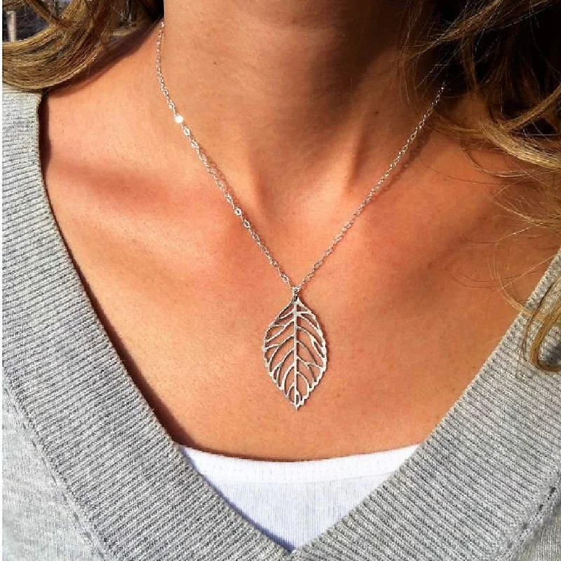 long pendant necklace for women -Silver Cut Out Leaf Pendant Necklace